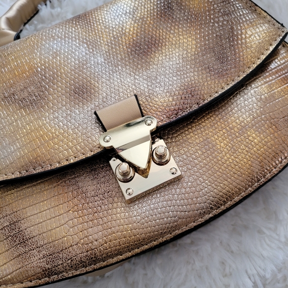 GOLD purse - Picture 4 of 4